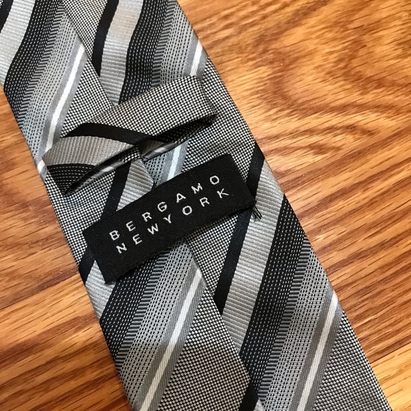 👔BERGAMO NEW YORK Tie - Picture 3 of 4